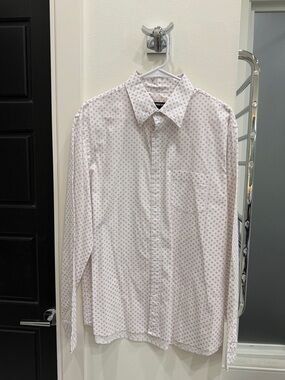 Express White Button-Up Shirt with Subtle Gray Pattern